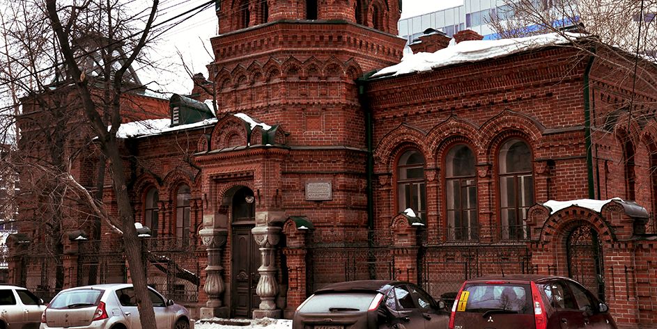 Как скрыть некрасивые постройки и сооружения
